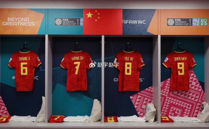 小周：我觉得首先是童年回忆和震撼体验。