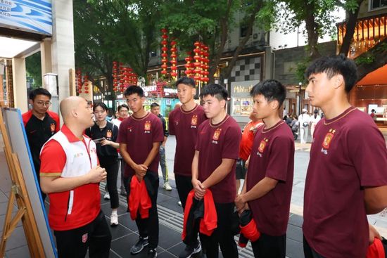 片中，郭富城、梁家辉、周润发首度同框，上演近十年香港警匪片“最强对决”。