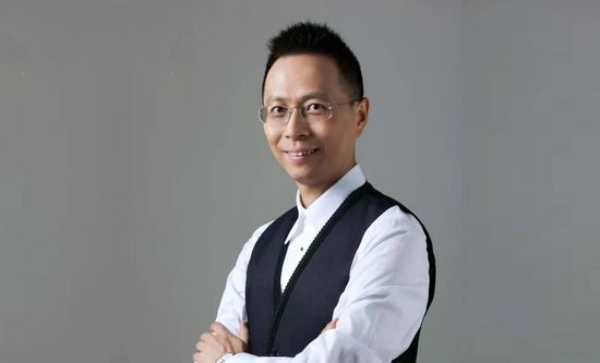 爸爸》发布感人片段 票房逆袭破纪录 2017-05-11 由宝莱坞巨星阿米尔·汗主演的新片《摔跤吧！