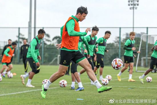 2026-02-25 春节档票房破23亿 张艺谋全面揭秘《惊蛰无声》！