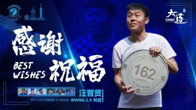 WIFI下打开 专稿 当红外扫描的热感信号划破银幕，那个曾与地球硬汉对峙、将异形视作猎物、与仿生机器人结伴冒险的“宇宙最强猎手”，再度回归观众视野。