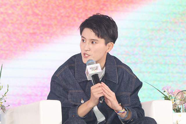 伊莎贝尔·于佩尔获第72届柏林电影节终身成就奖 2021-12-16 日前，2022年第72届柏林电影节组委会正式宣布，授予法国女演员伊莎贝尔·于佩尔终身成就奖“荣誉金熊奖”，将于2022年2月15日颁发。