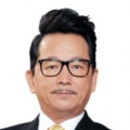从打击赌博窝点、推进扫黄行动到追击人贩集团，这个“能打又会唠”的东北警察形象，早已凭借前两部作品积累的高口碑，被网友誉为“网大动作天花板”。