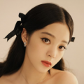 两人也就此结下深厚友谊，拍《东成西就》时星爷还曾去探班。