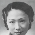 陈妍希爱情滋润发福圆润 玩自拍比爱心手势卖萌 2015-11-14 陈妍希、郑元畅出席某代言活动。