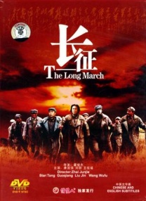 熊黛林妈妈也陪伴身边，气质端庄。