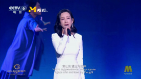 当天现身剧院的还有演员丽芙·泰勒、艾伦·卡明等。